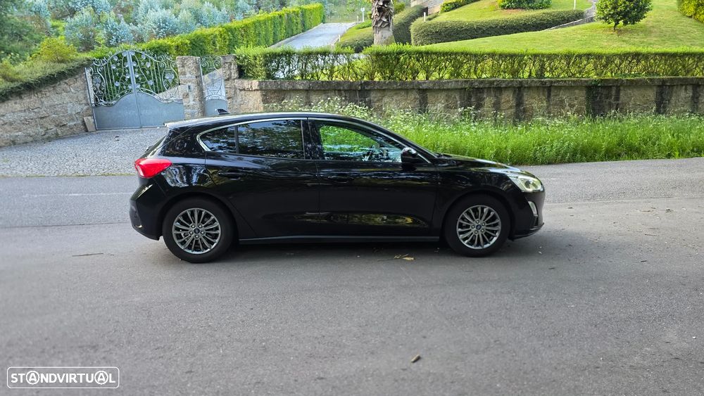 Ford Focus 1.0 EcoBoost S&S ST-LINE X - 10
