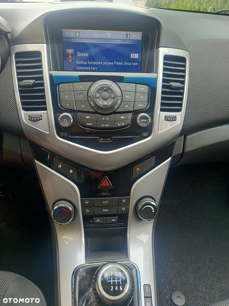 Chevrolet Cruze 1.7 LT - 10