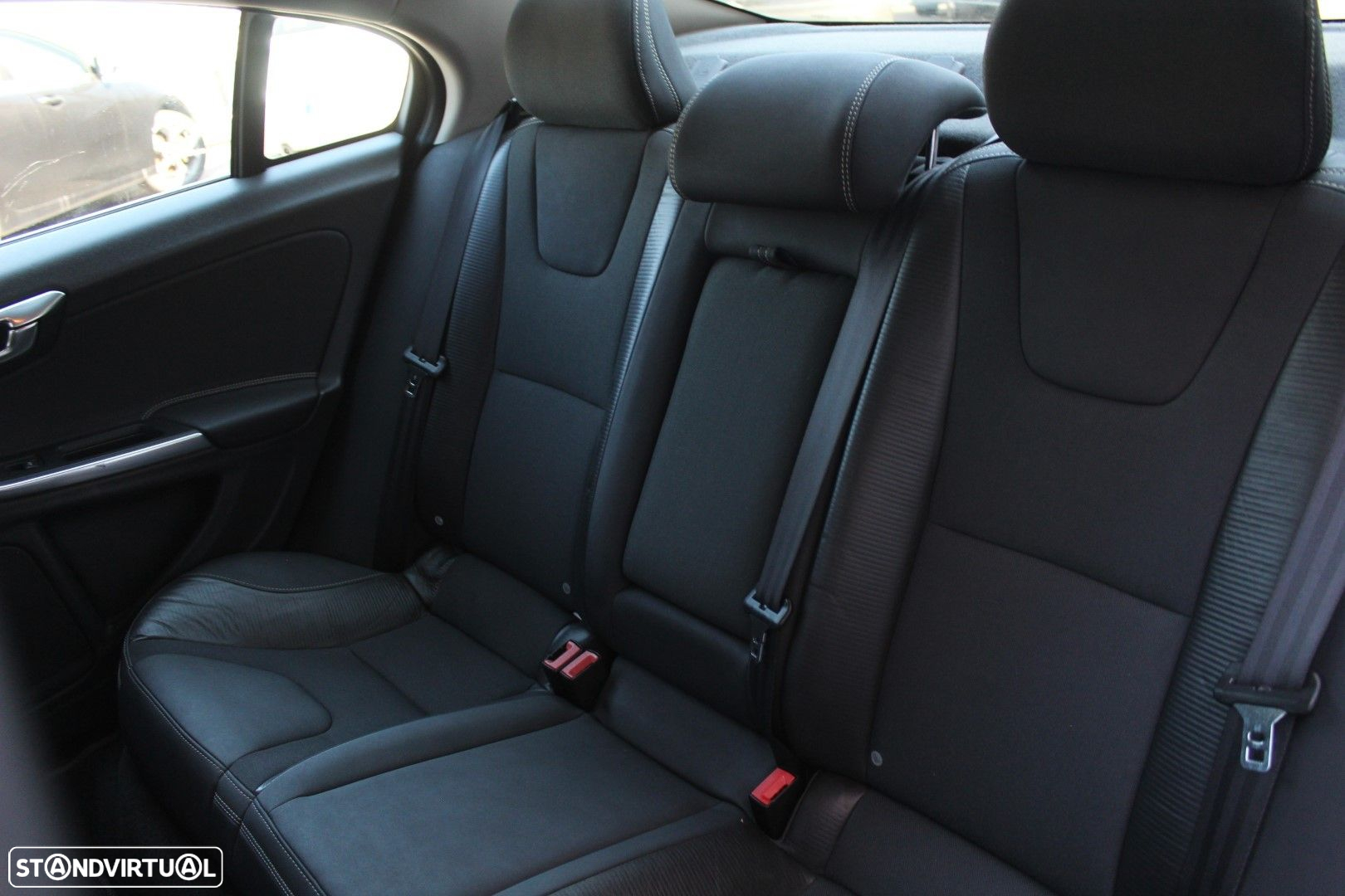 Volvo S60 1.6 D2 R-Design - 22
