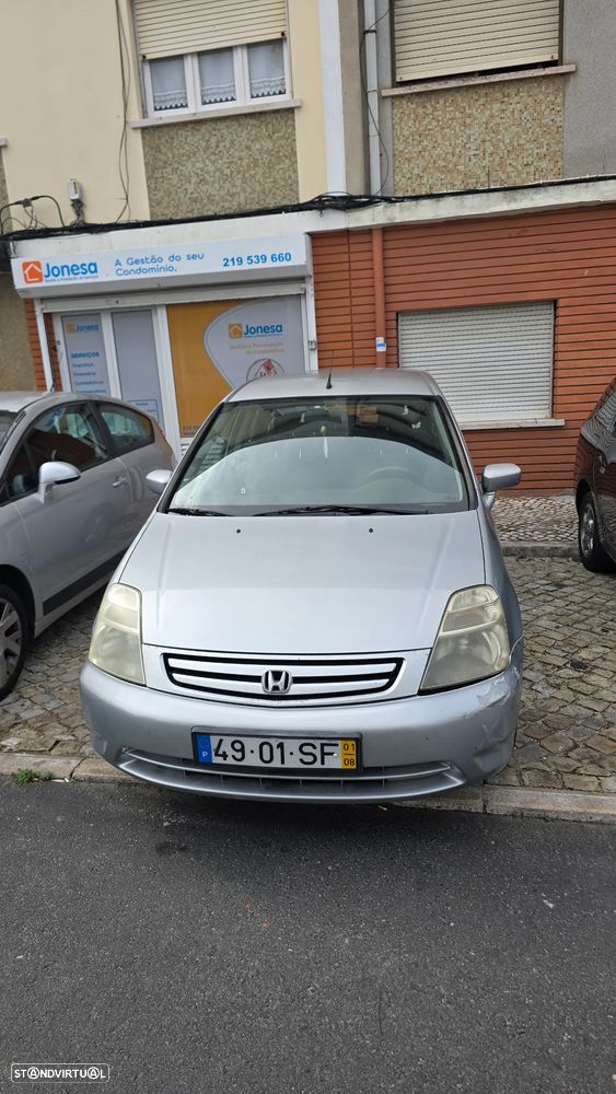 Honda Stream 1.7 ES - 1