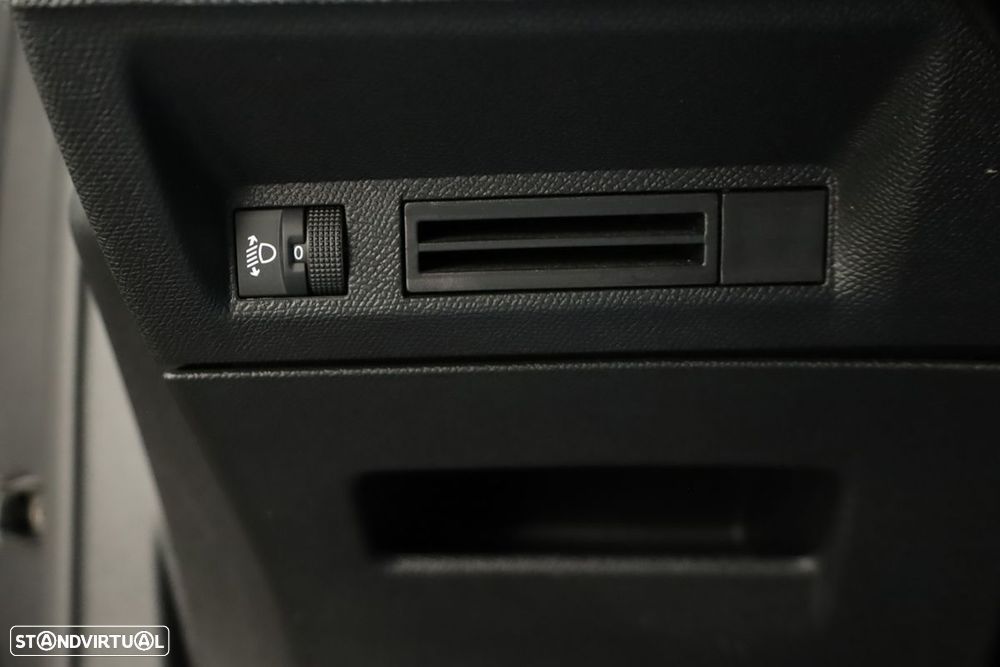 Peugeot 3008 1.2 Hybrid Allure e-DCS6 - 18
