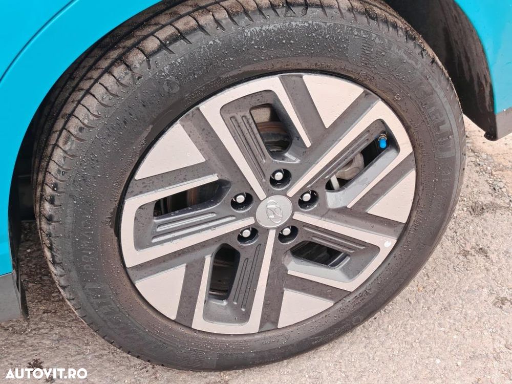 Hyundai KONA Premium - 28