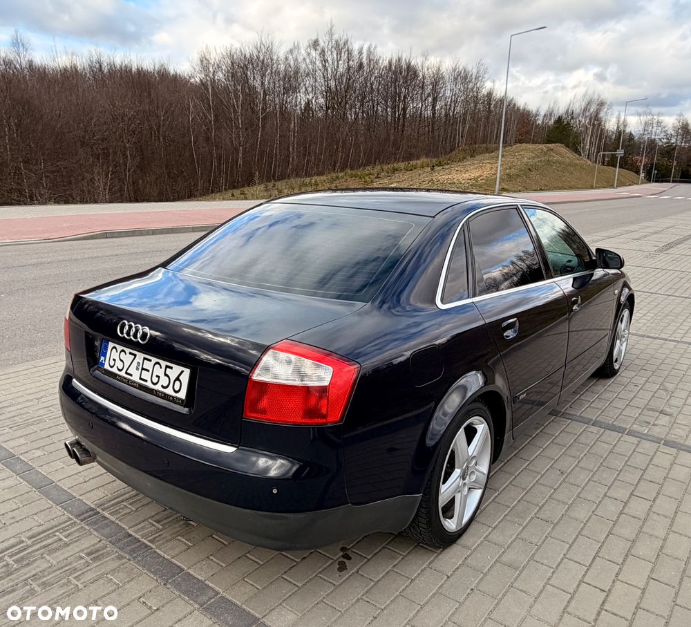 Audi A4 Limousine - 9