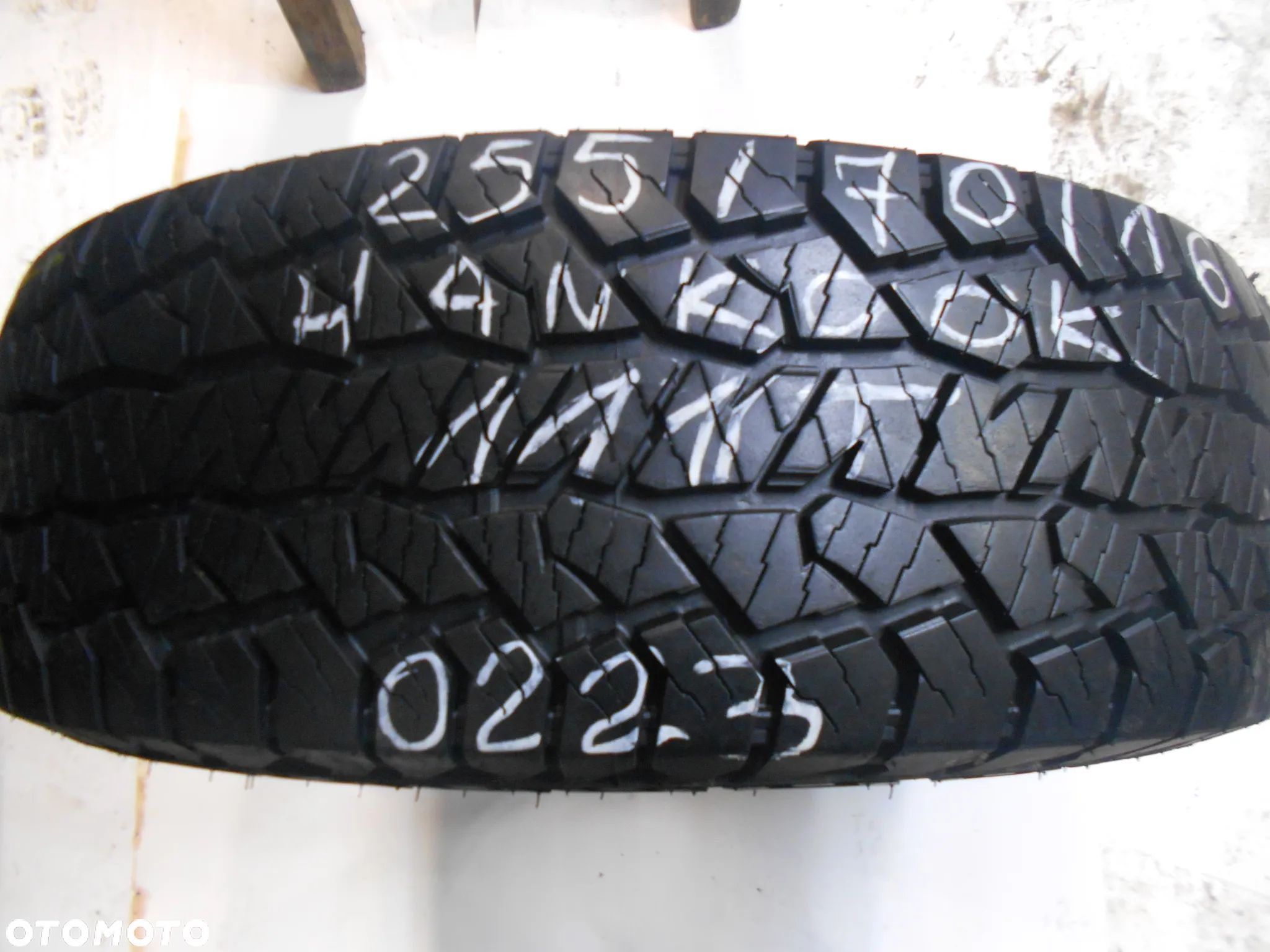 OPONA POJEDYNKA  255/70R16 HANKOOK DYNAPRO AT2 DOT 0223 12MM - 1