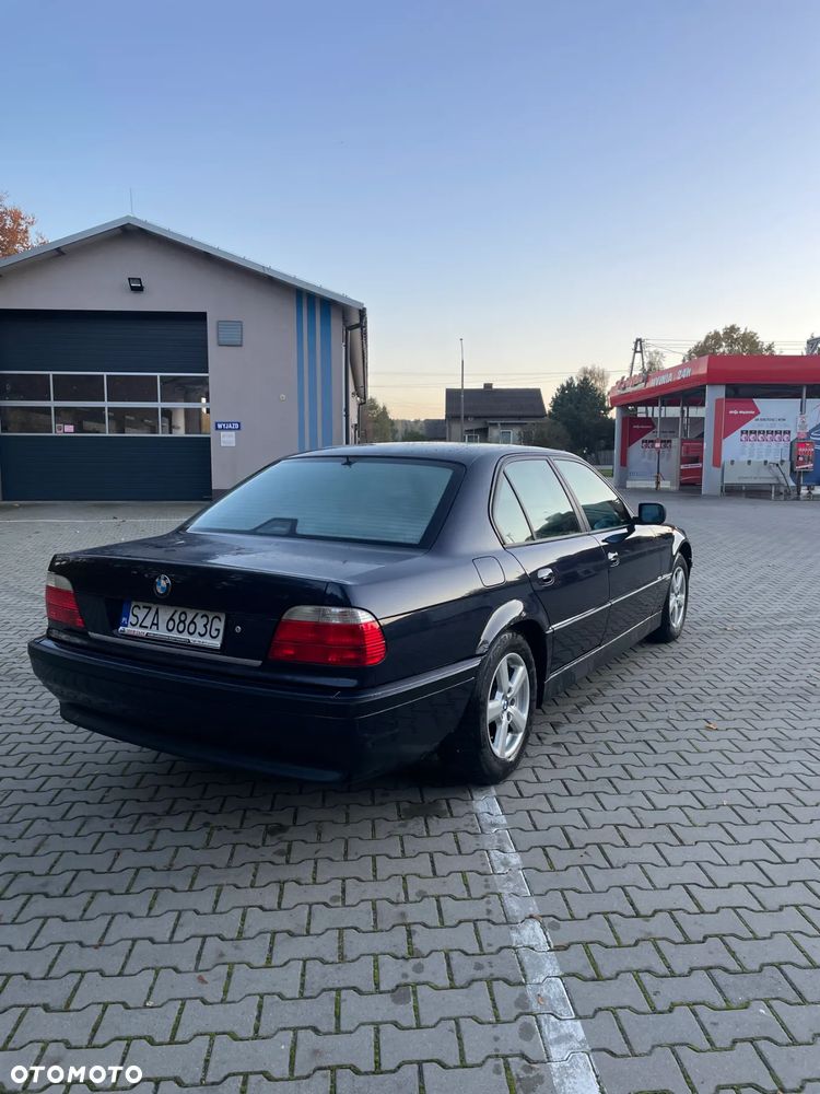 BMW Seria 7 728i L - 9