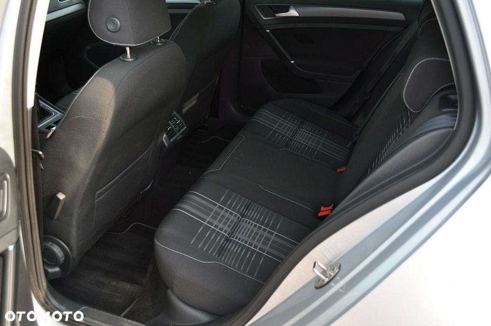 Volkswagen Golf 1.4 TSI BlueMotion Technology Lounge - 32