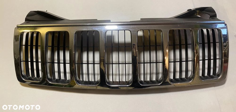 Grill atrapa chłodnicy Jeep Grand Cherokee WK WH 82209206 OE - 2