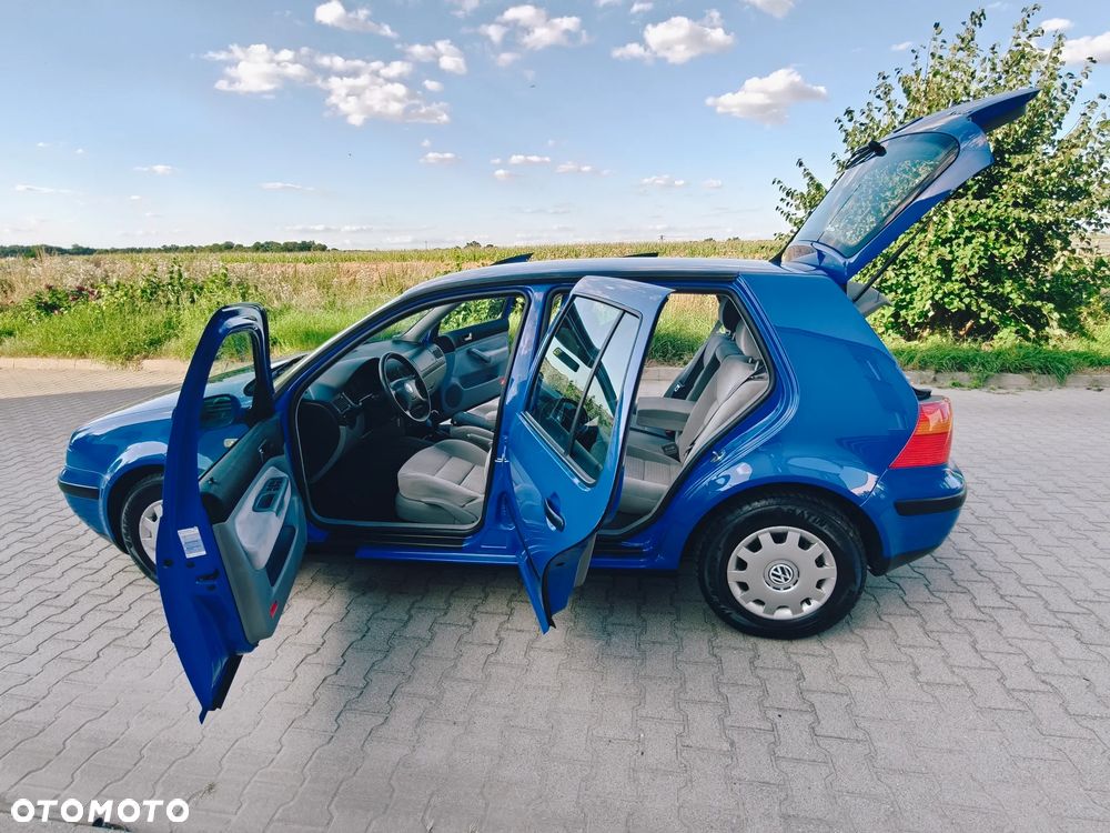 Volkswagen Golf - 20