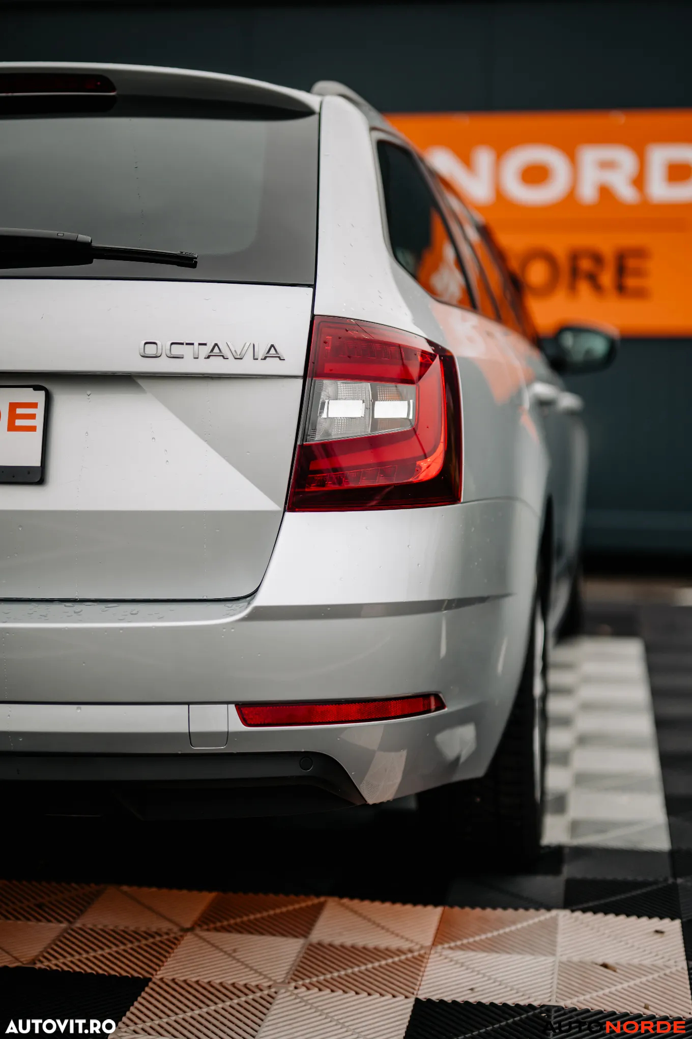 Skoda Octavia Combi Diesel 2.0 TDI DSG Ambition - 15