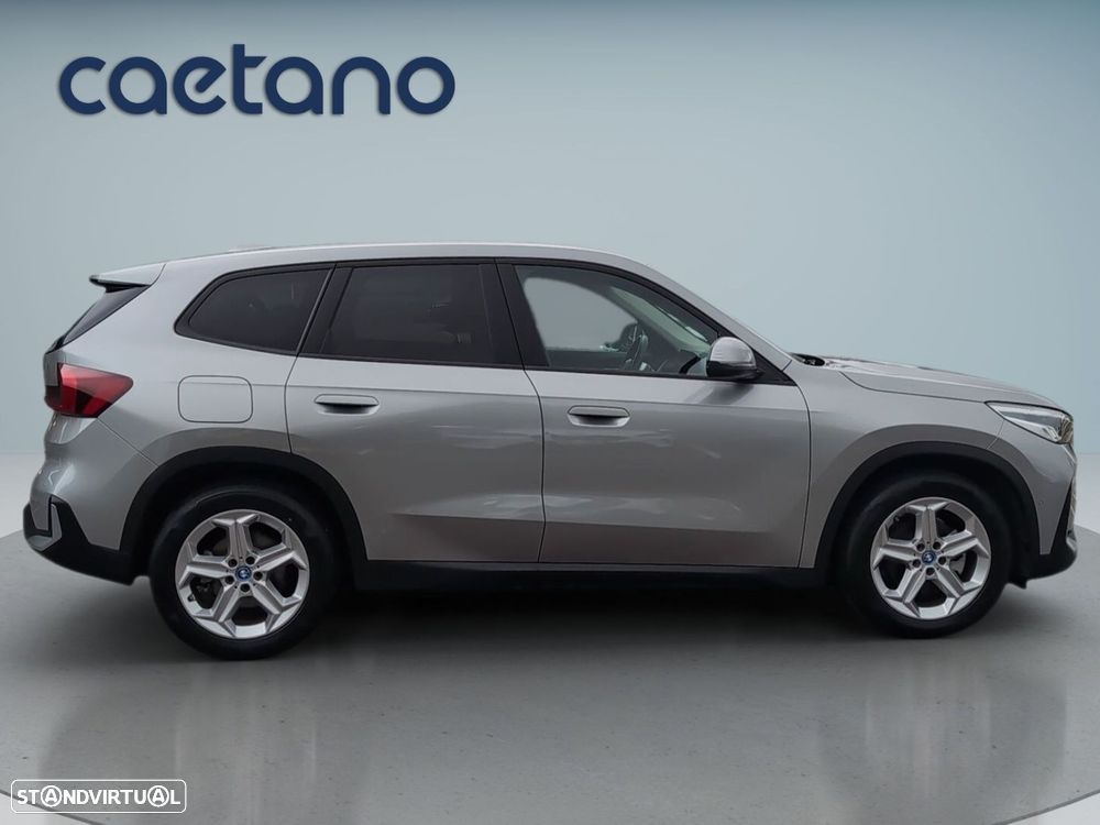 BMW iX1 eDrive20 - 9