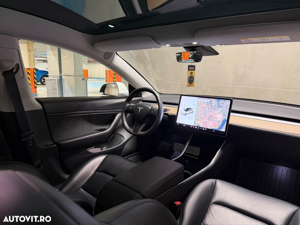 Tesla Model 3 Performance - 10