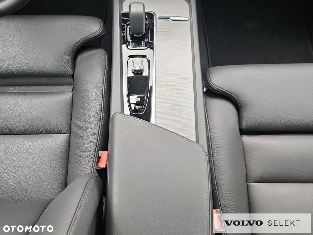 Volvo XC 60 T6 AWD Plus Dark - 22