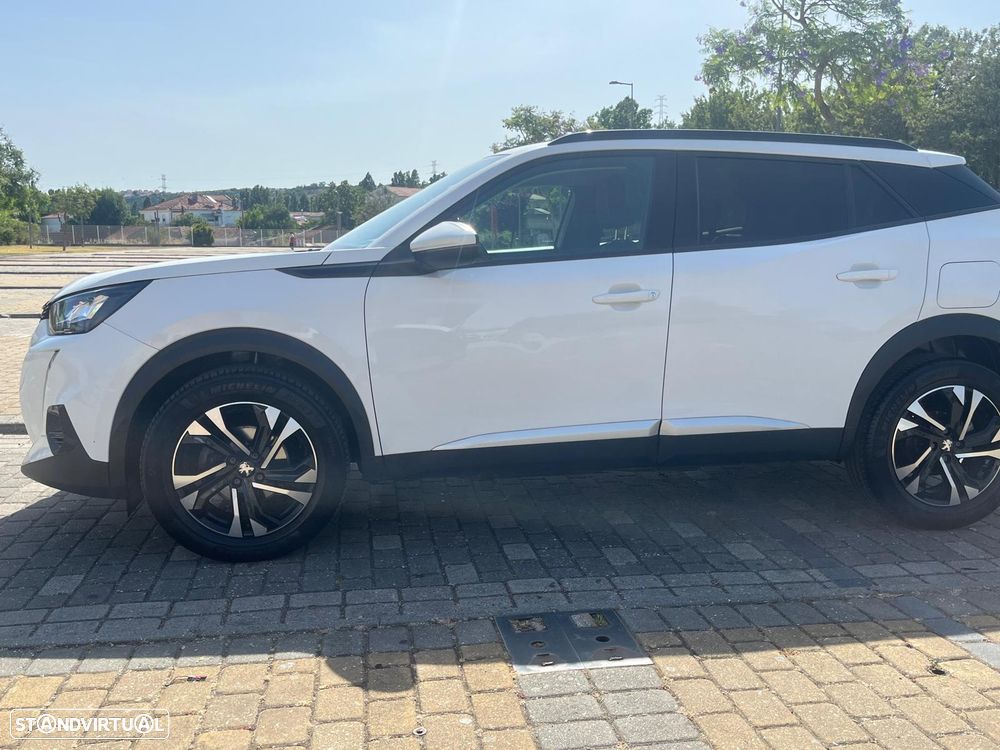 Peugeot 2008 - 8