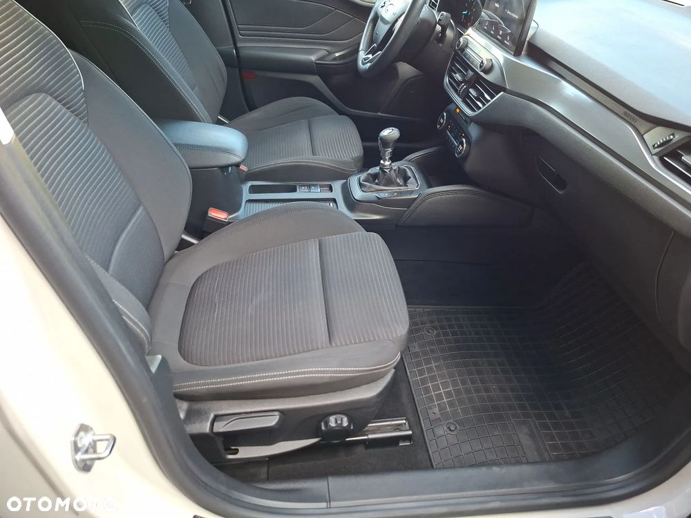 Ford Focus 1.0 EcoBoost Titanium - 33
