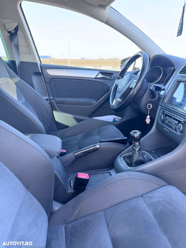 Volkswagen Golf - 8
