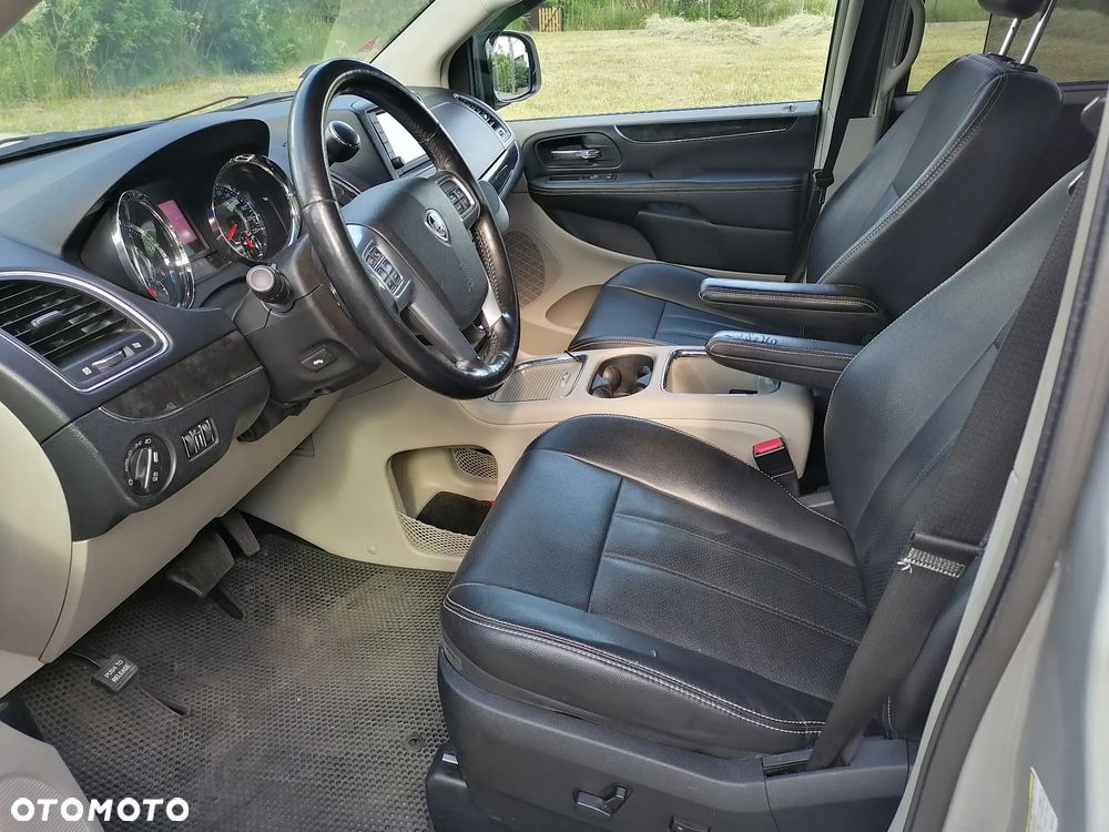 Lancia Voyager 2.8CRD Platinum - 10