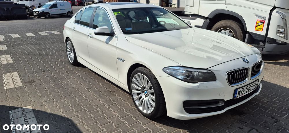 BMW Seria 5 528i xDrive Sport-Aut Modern Line - 7