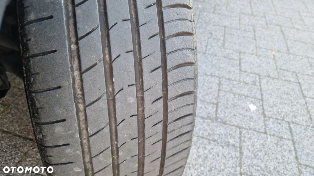 Ford Kuga 2.0 TDCi 2x4 Titanium - 33