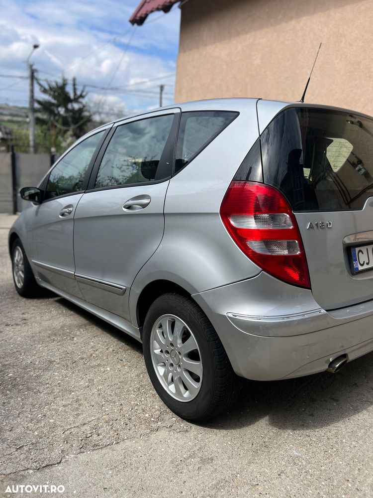 Mercedes-Benz A 180 - 4