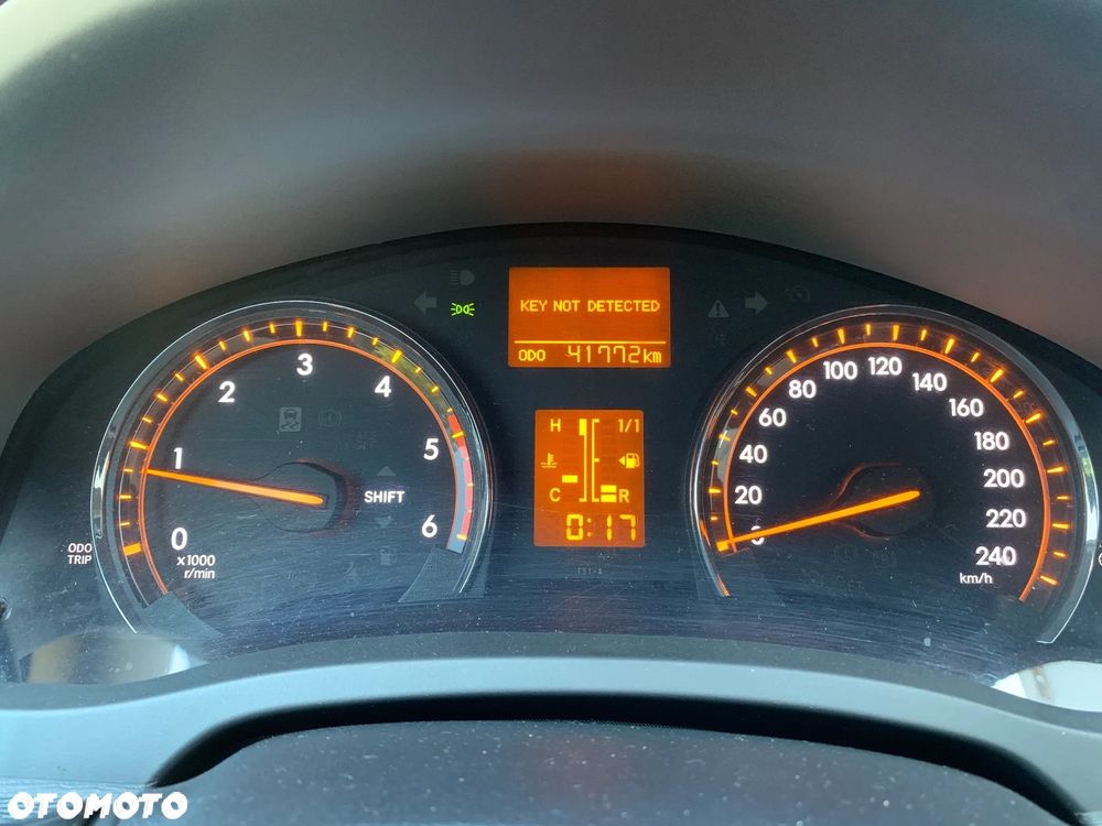 Toyota Avensis - 9