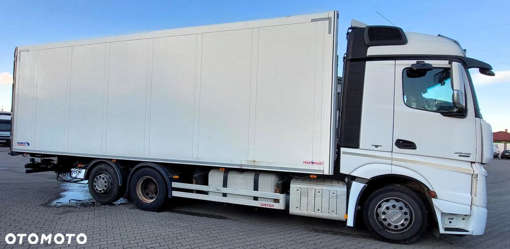 Mercedes-Benz ACTROS MP4 - 4