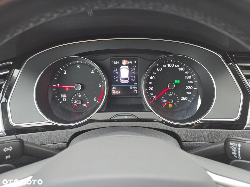 Volkswagen Passat Variant 2.0 TDI 4Mot Elegance DSG - 15