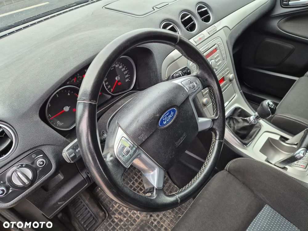 Ford S-Max - 9