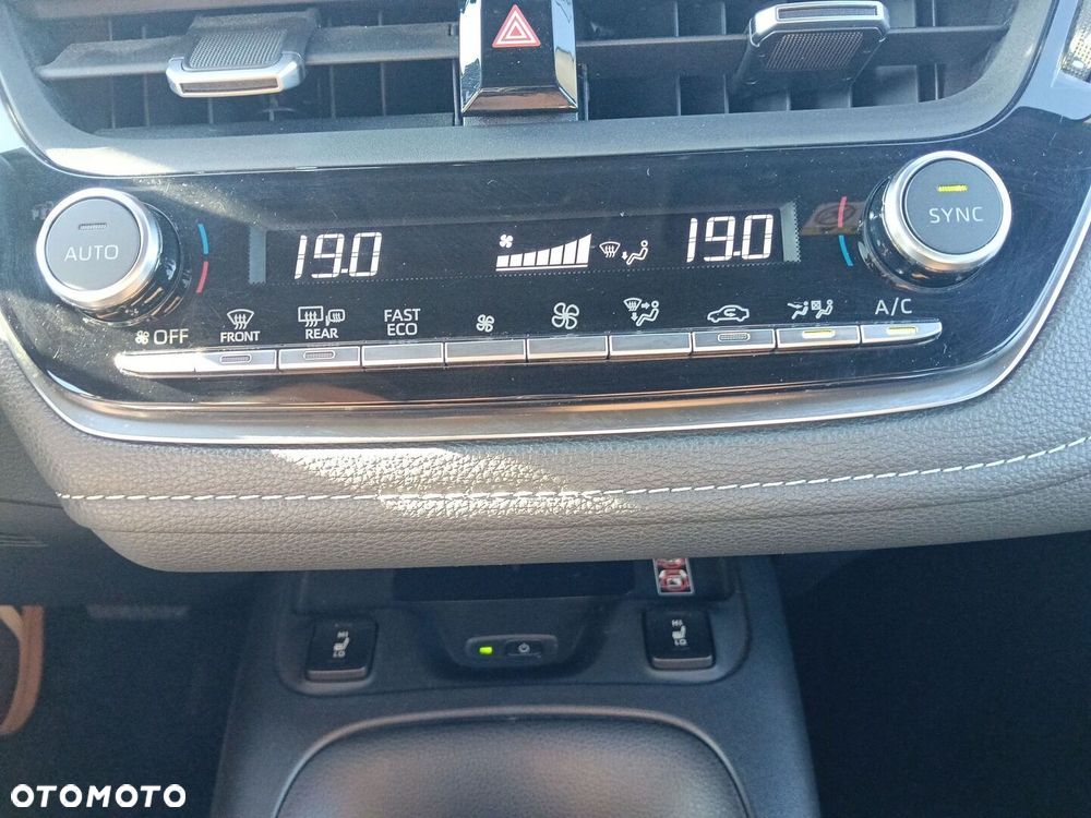 Toyota Corolla 2.0 Hybrid Comfort - 19