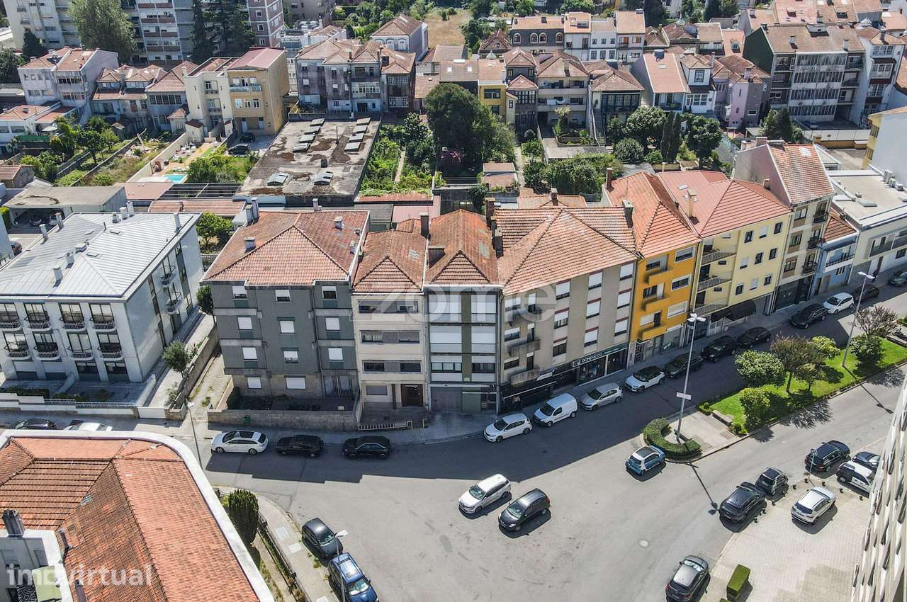 Apartamento T2 com varanda, Totalmente Renovado em Paranhos, Porto - Grande imagem: 2/27
