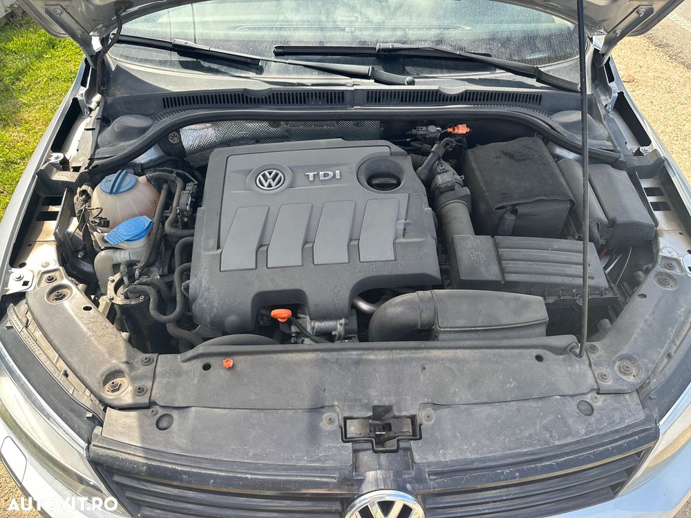 Volkswagen Jetta 1.6 TDI CR DPF Comfortline - 4