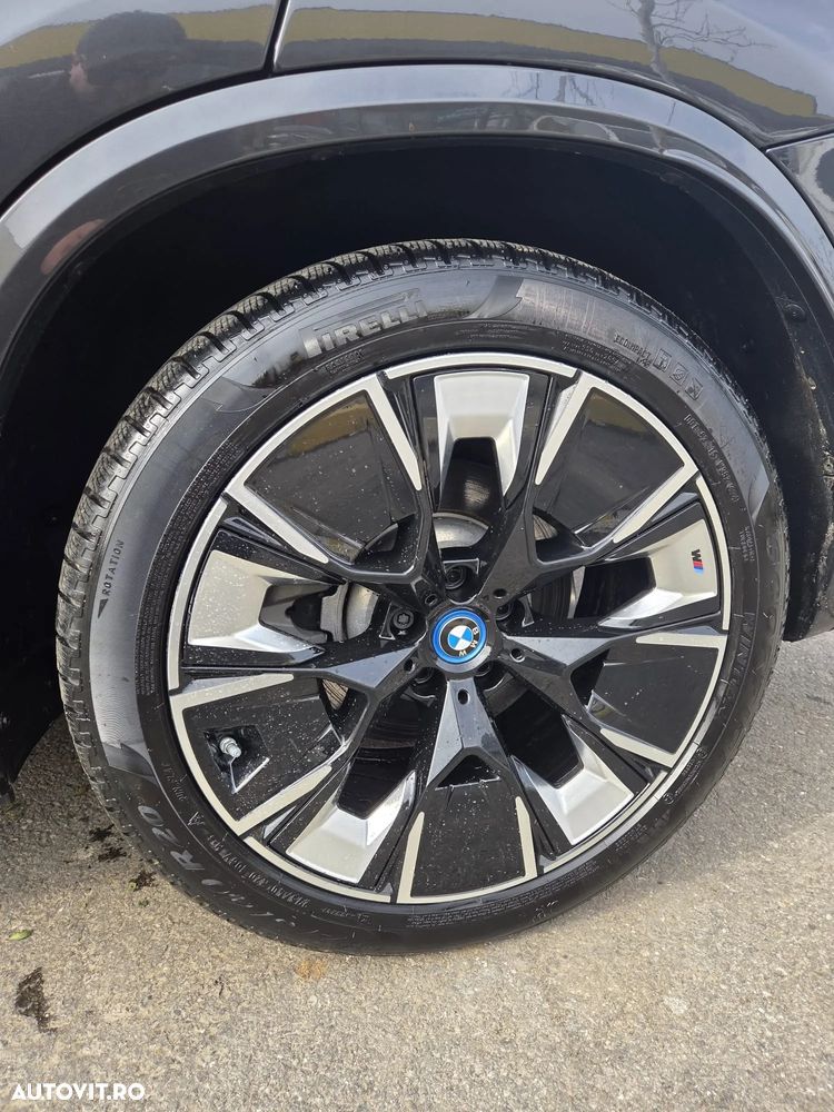 BMW iX3 - 26