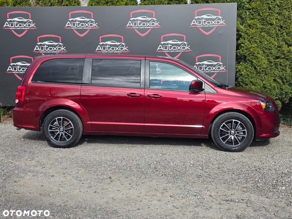 Dodge Grand Caravan - 10