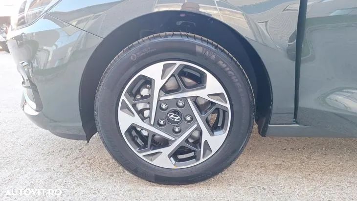 Hyundai i30 1.5 96CP M/T Highway - 18