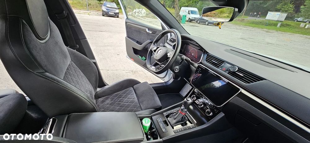 Skoda Superb 2.0 TDI DSG Sportline - 22