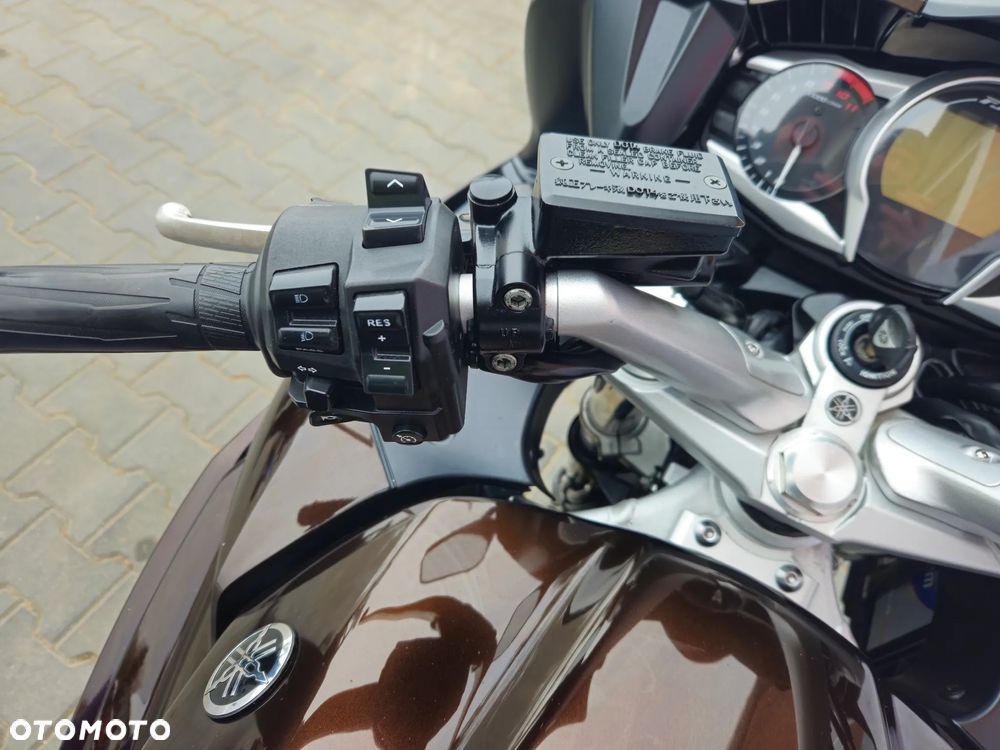 Yamaha FJR - 26