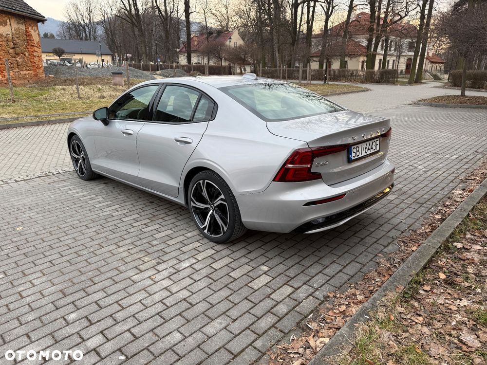 Volvo S60 B5 B AWD Plus Dark - 6