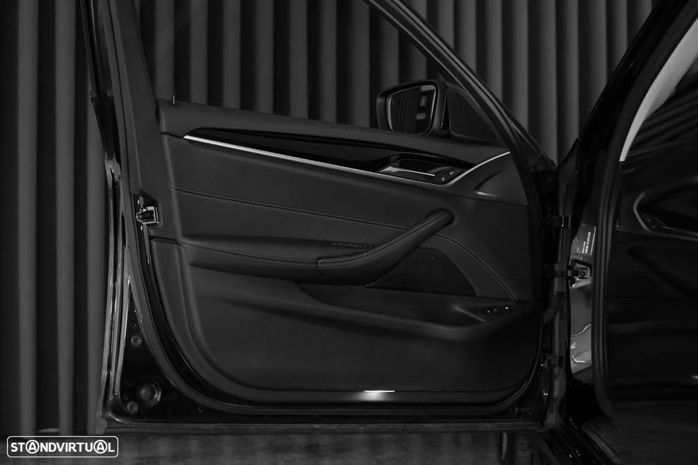 BMW 520 e Pack M - 39