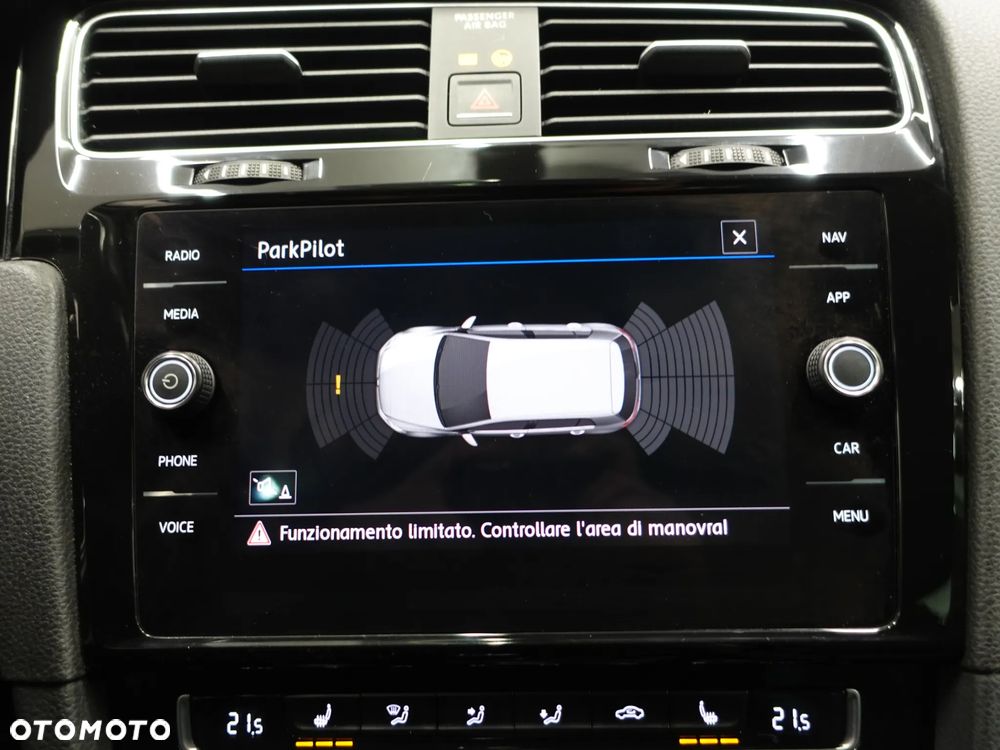 Volkswagen Golf 2.0 TDI SCR Highline - 34