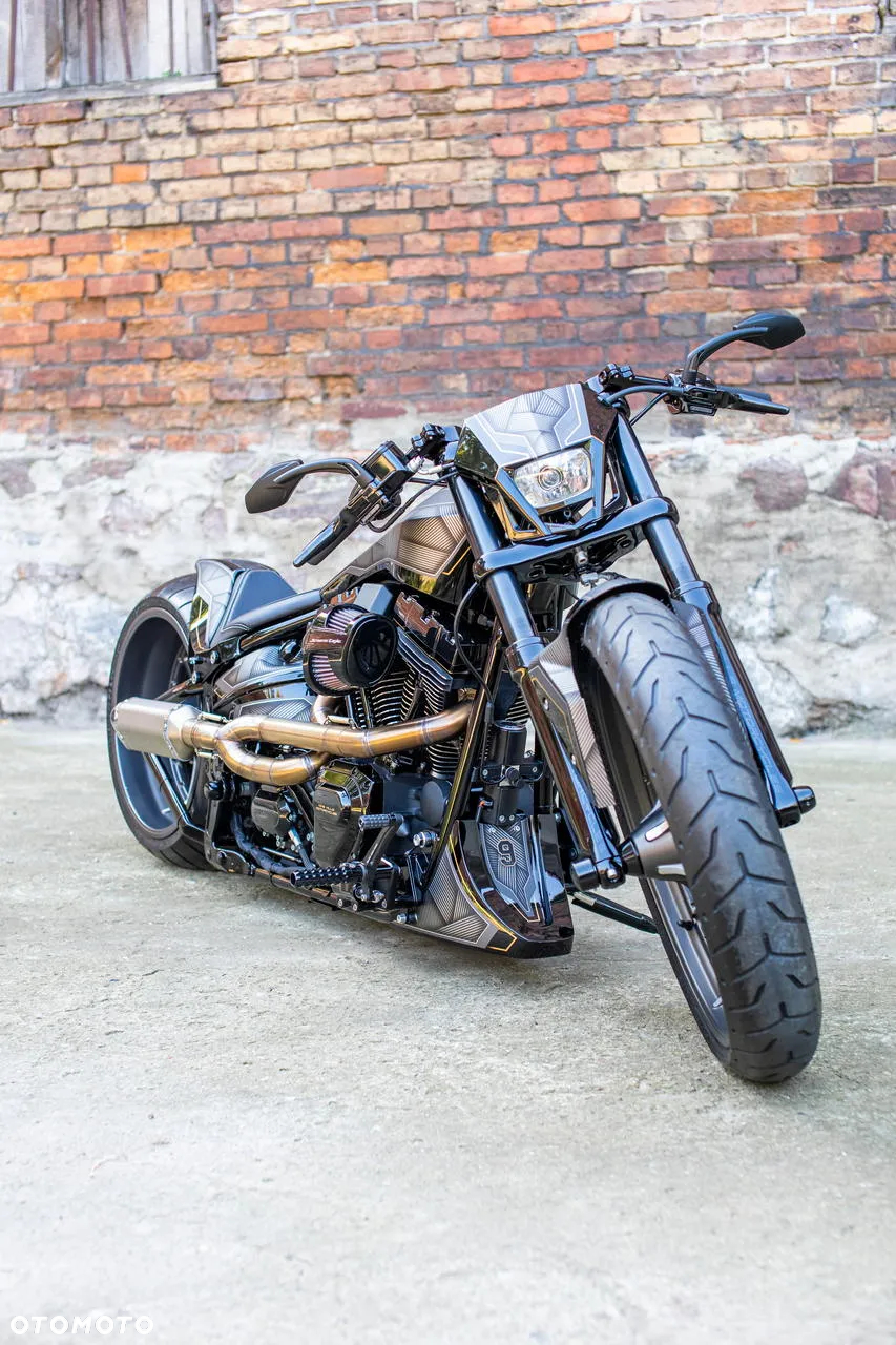 Harley-Davidson Softail Breakout - 8