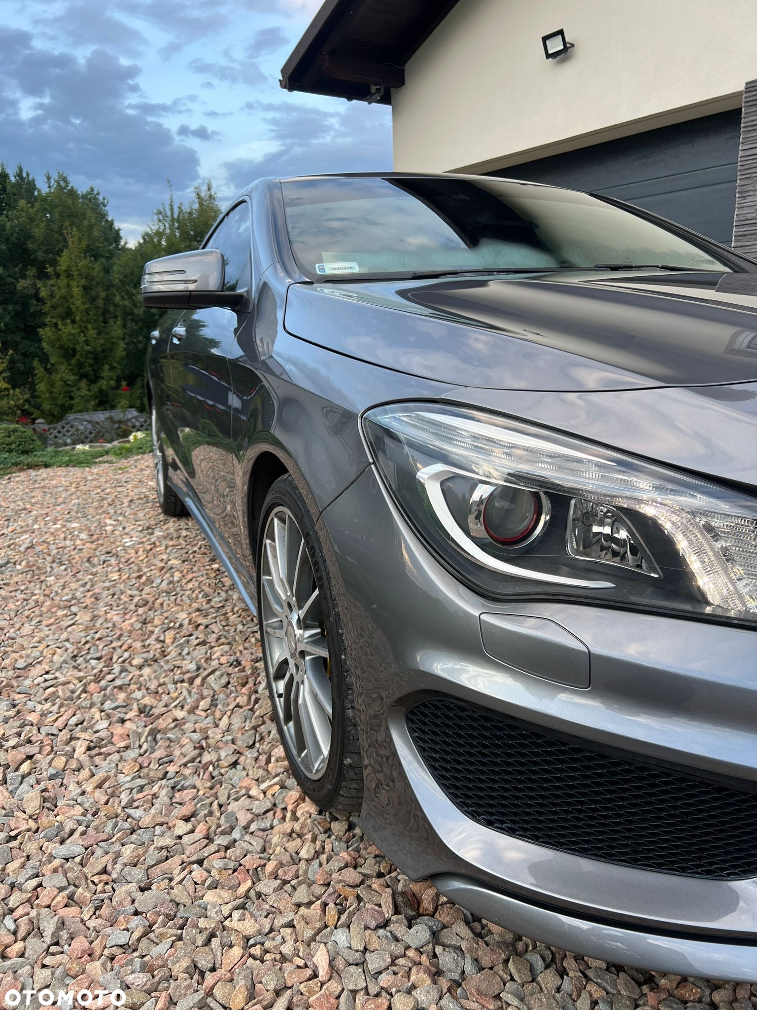 Mercedes-Benz CLA - 10