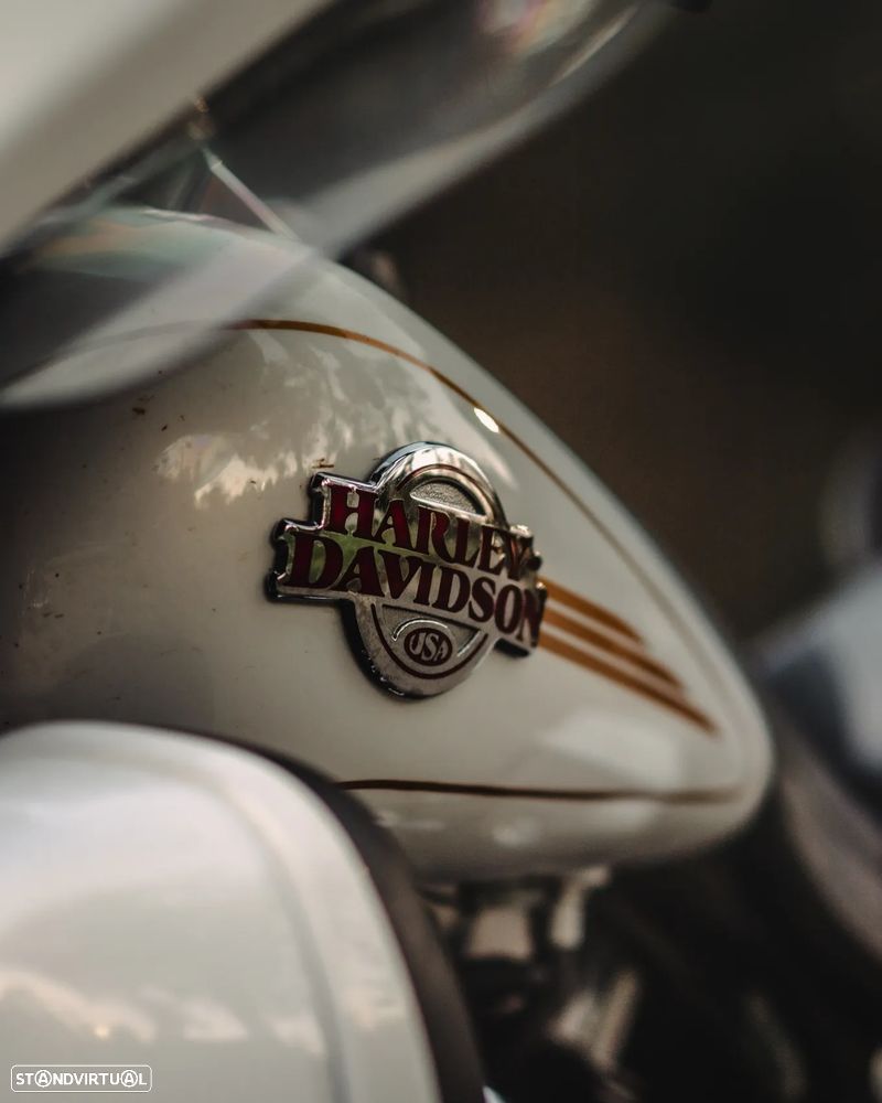 Harley-Davidson FLHTCU Ultra Classic Electra Glide - 4