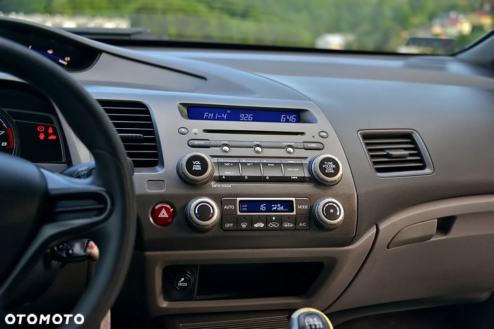 Honda Civic 1.8 Executive - 32