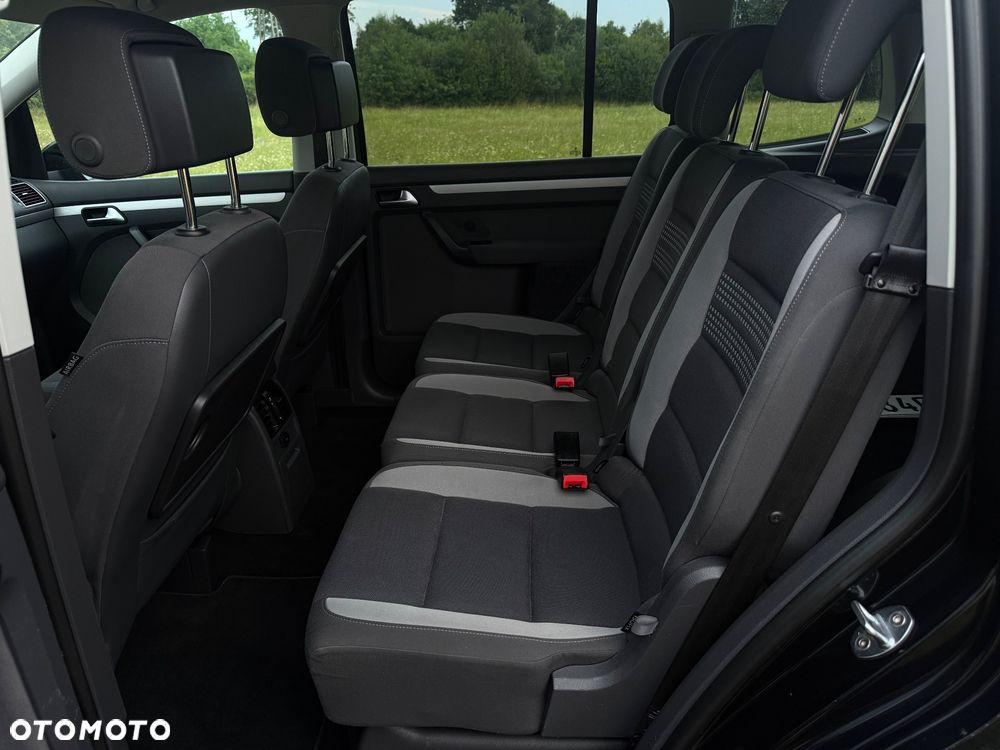 Volkswagen Touran - 30