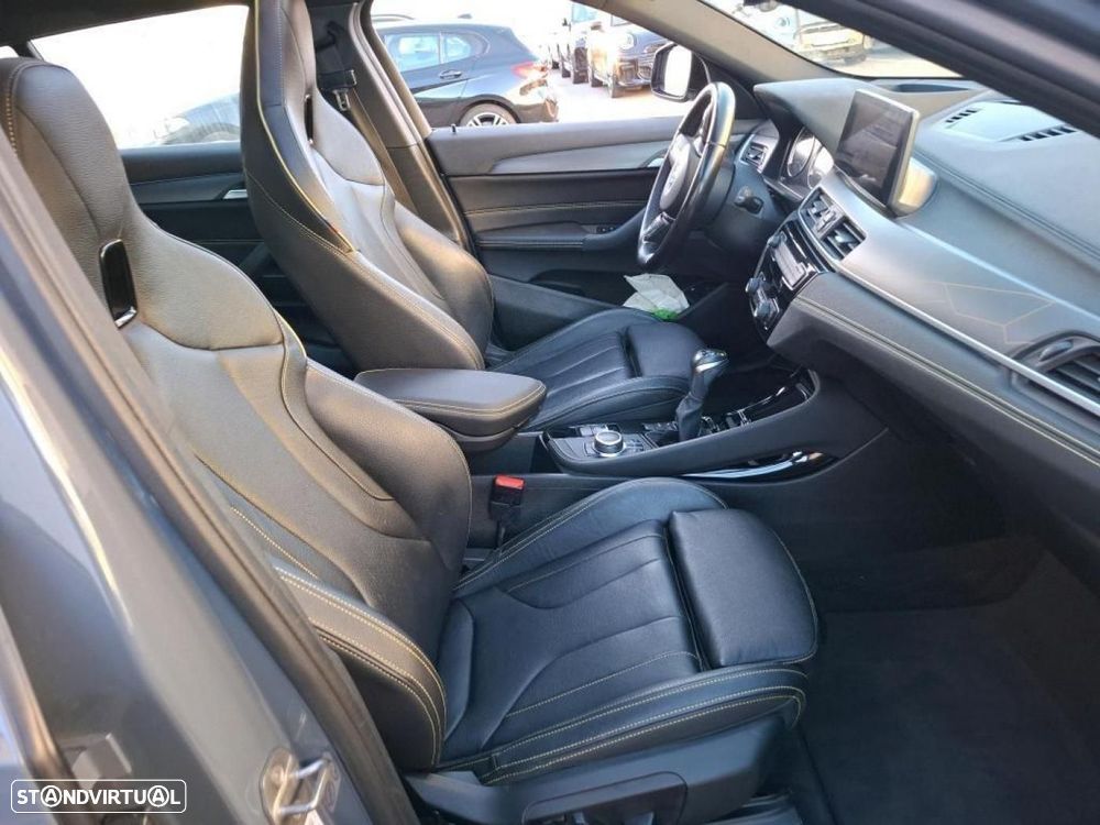BMW X2 25 e xDrive Pack 50 anos M - 2