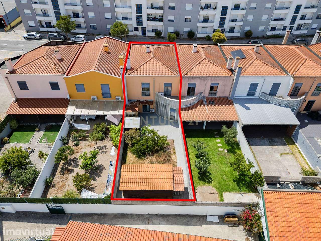 Moradia T3 com Jardim, Garagem e Cave em Embra, Marinha Grande - Grande imagem: 3/37
