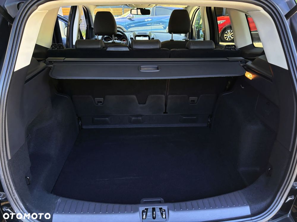 Ford Kuga 2.0 TDCi 2x4 Titanium - 36