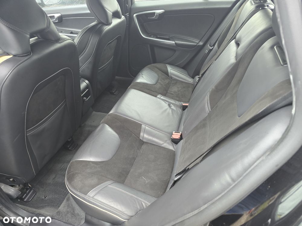 Volvo V60 D2 Drive-E R-Design Momentum - 8