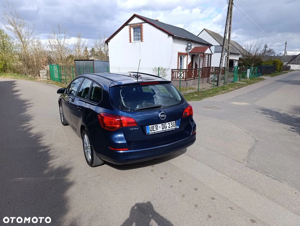 Opel Astra 1.6 Color Edition - 9