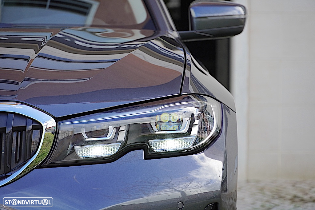 BMW 330 e Touring Auto - 8