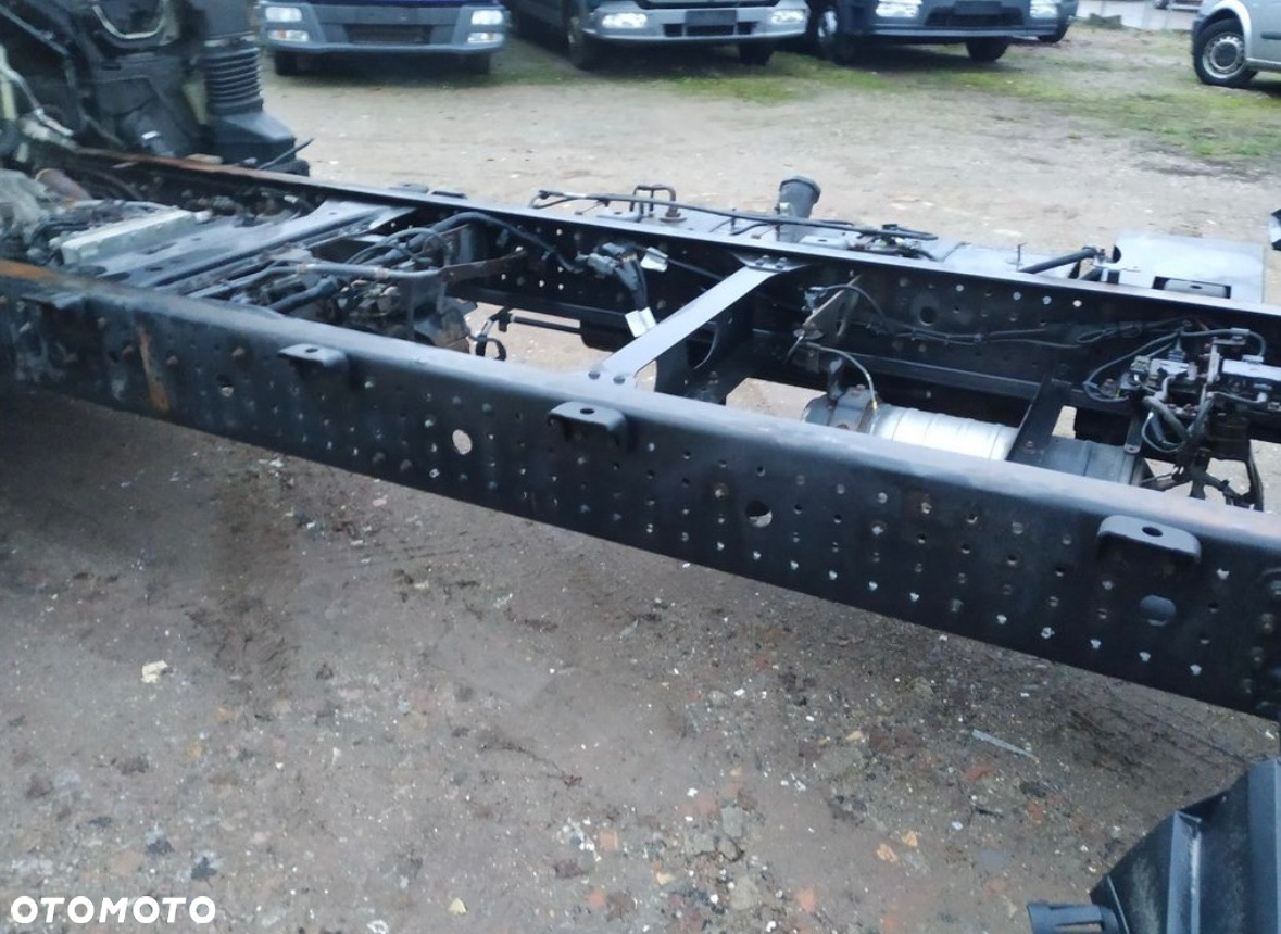 Mitsubishi FUSO CANTER 9C18 Niski przebieg Rama do zabudowy - 8